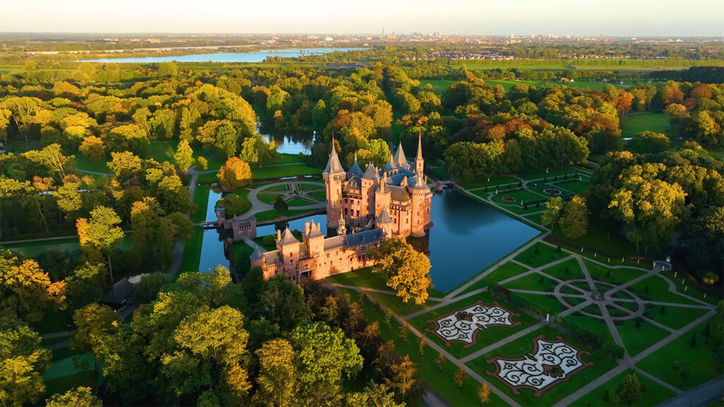 Castle De Haar - The Best Places to Visit in The Netherlands